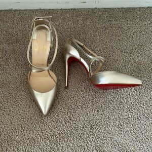NIB Christian Louboutin Gold Heels 38.5